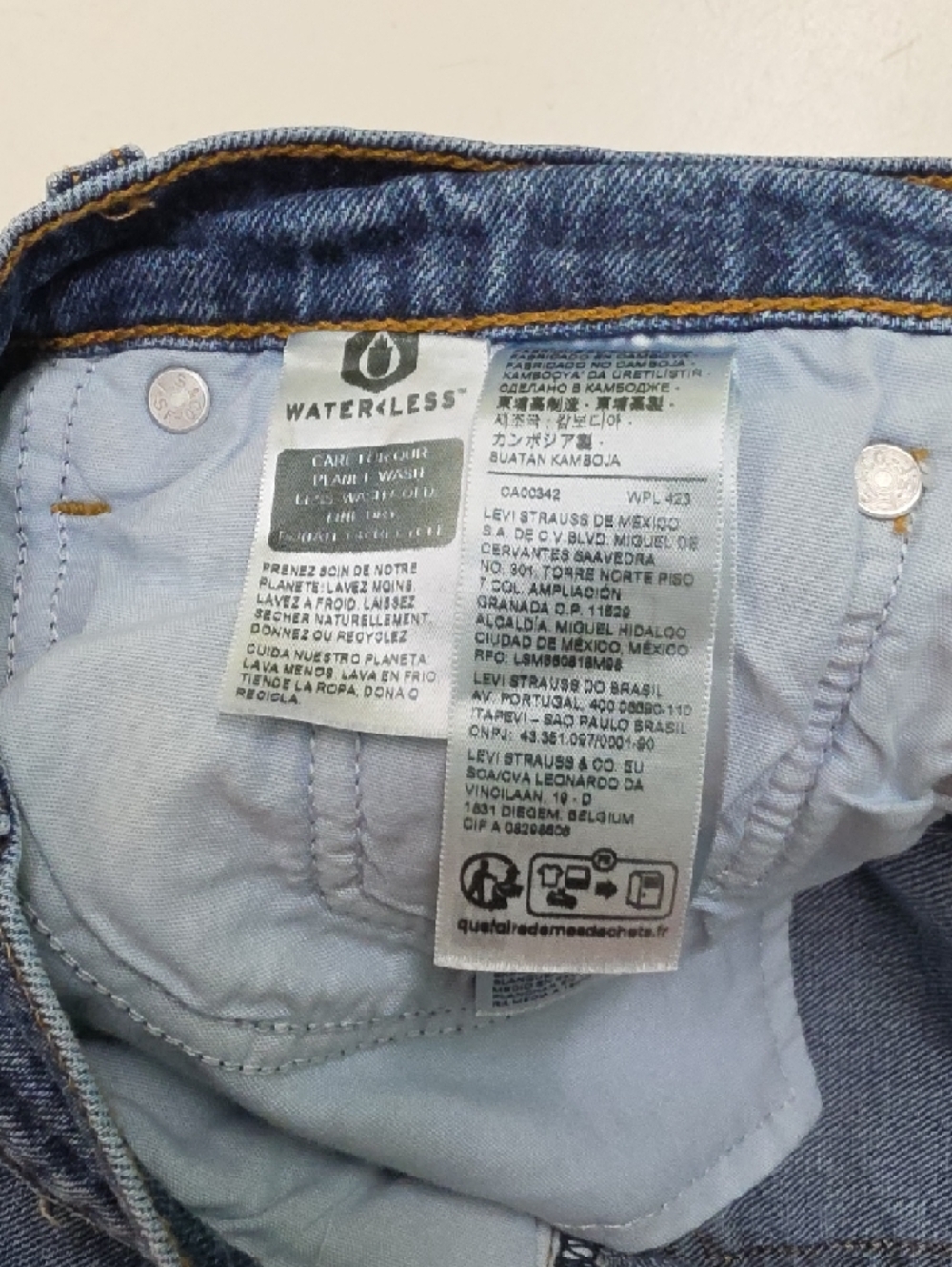 Levis Classic Wedgie Straight Leg Blue Jeans - Picture 5 of 9
